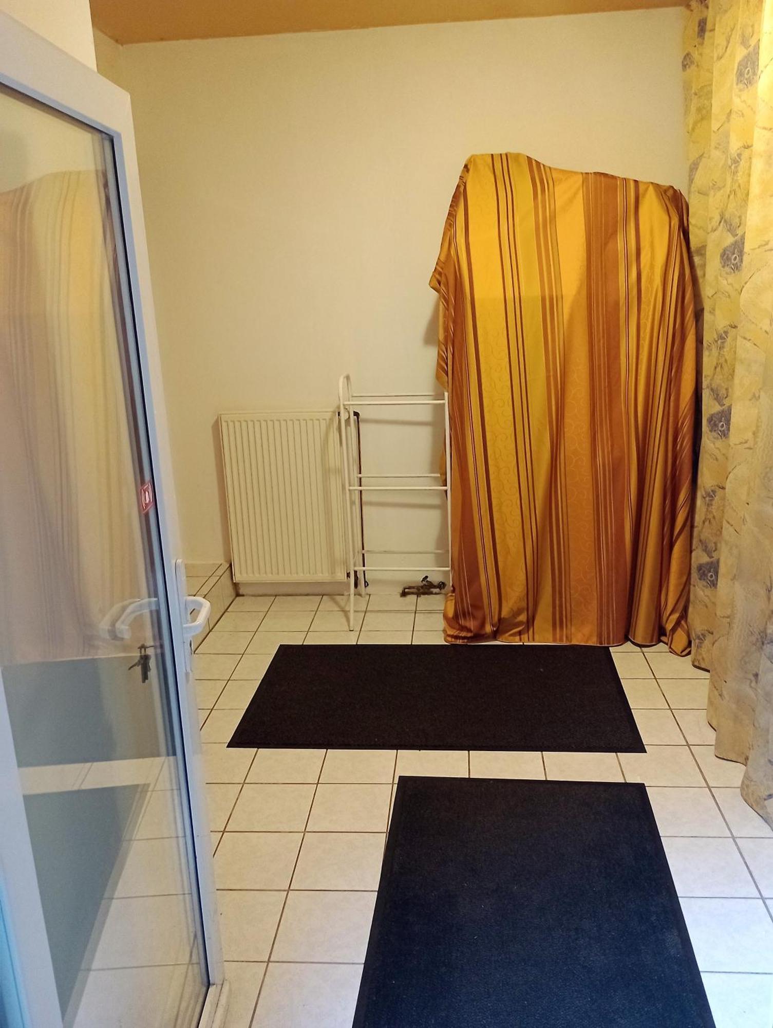 Julia'S Monteur Oase - Premium Apartment Exklusiv Fuer Solo-Reisende Ennepetal Exteriör bild